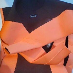 X Small Hevto Wetsuit NWT
